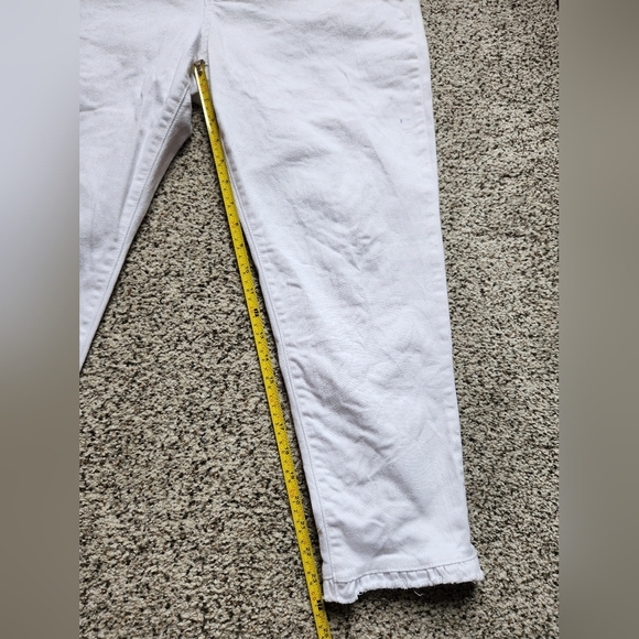 Crown & Ivy Cropped Ruffle Hem Jean - Picture 3 of 4